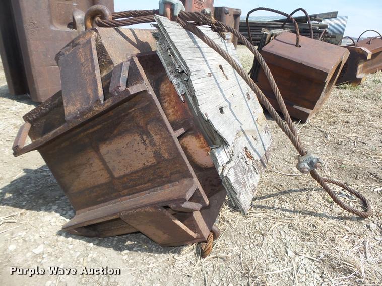 image for item AU9605 Hammer and follow blocks