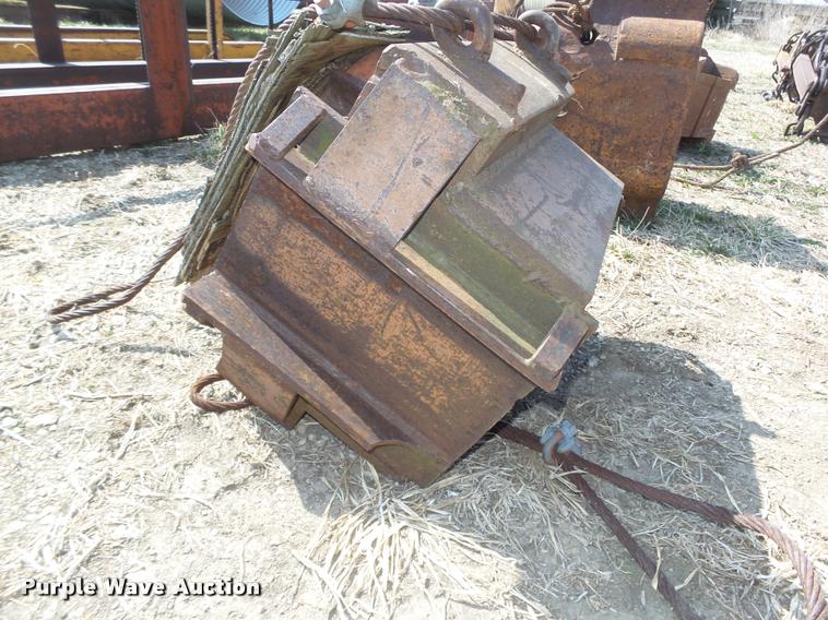 image for item AU9605 Hammer and follow blocks