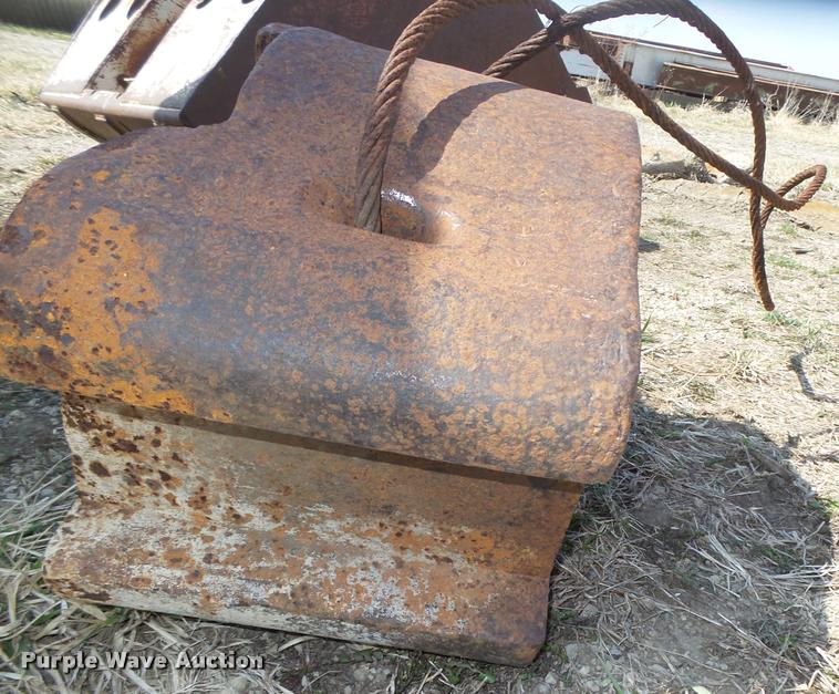 image for item AU9606 Hammer and follow block