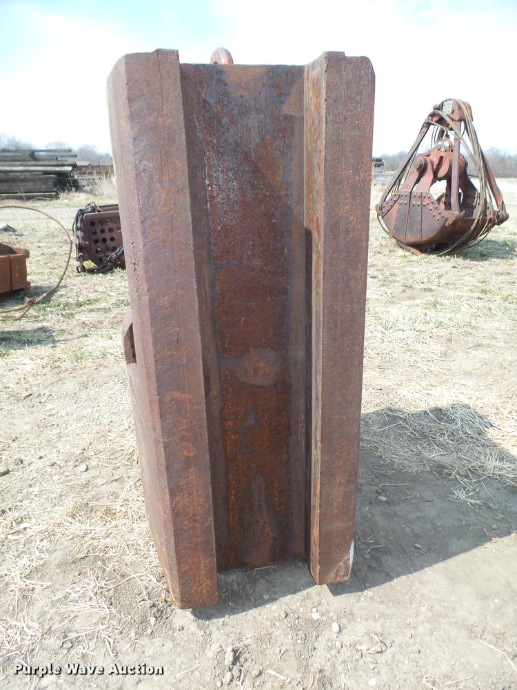 image for item AU9608 Hammer and follow block