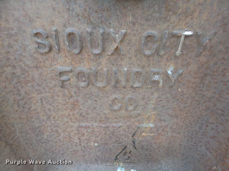 image for item AU9608 Hammer and follow block