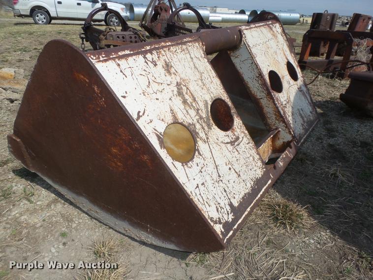 image for item AU9611 60"W bucket