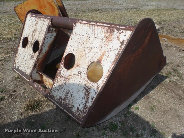 image for item AU9611 60"W bucket