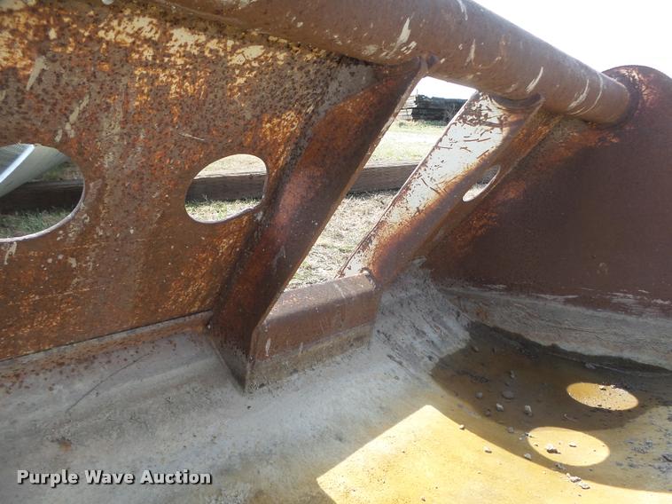 image for item AU9611 60"W bucket