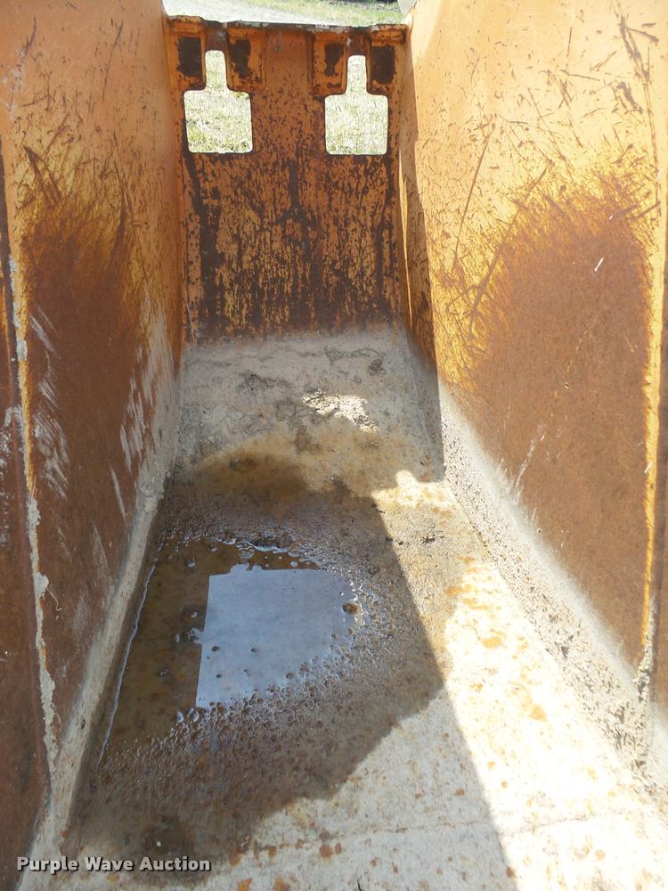 image for item AU9612 24"W bucket