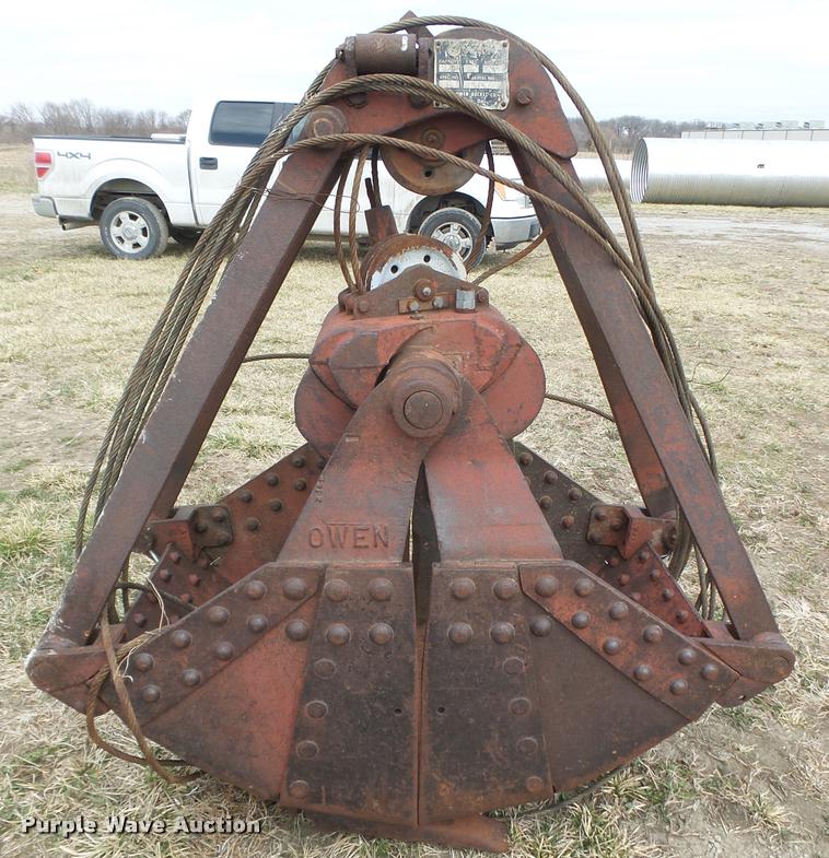 image for item AU9615 Owen clam shell bucket