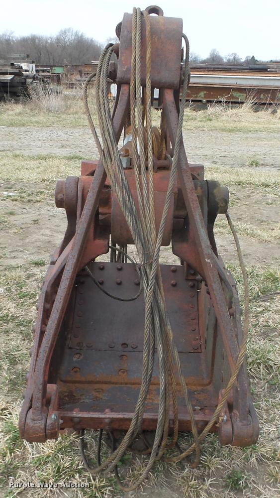 image for item AU9615 Owen clam shell bucket