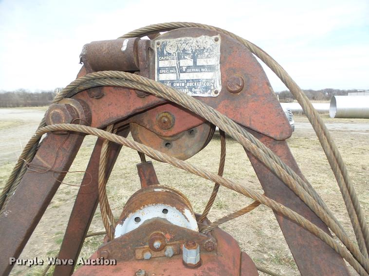 image for item AU9615 Owen clam shell bucket