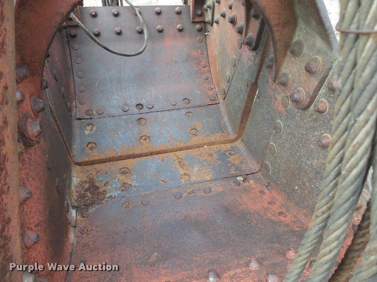 image for item AU9615 Owen clam shell bucket