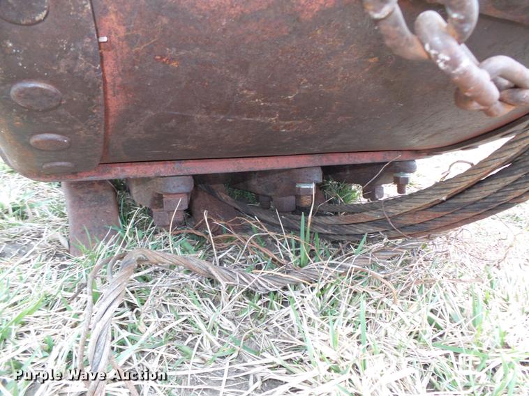 image for item AU9615 Owen clam shell bucket