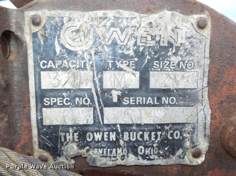image for item AU9615 Owen clam shell bucket