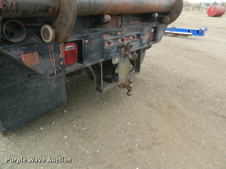 image for item BK9267 1975 International 2050A flatbed truck