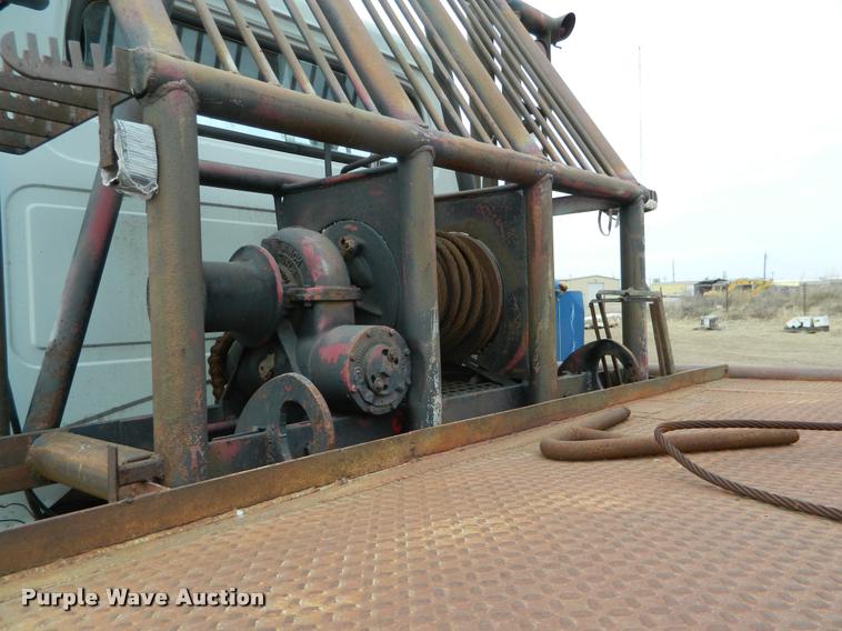 image for item BK9267 1975 International 2050A flatbed truck