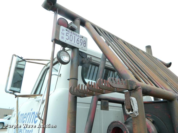 image for item BK9267 1975 International 2050A flatbed truck