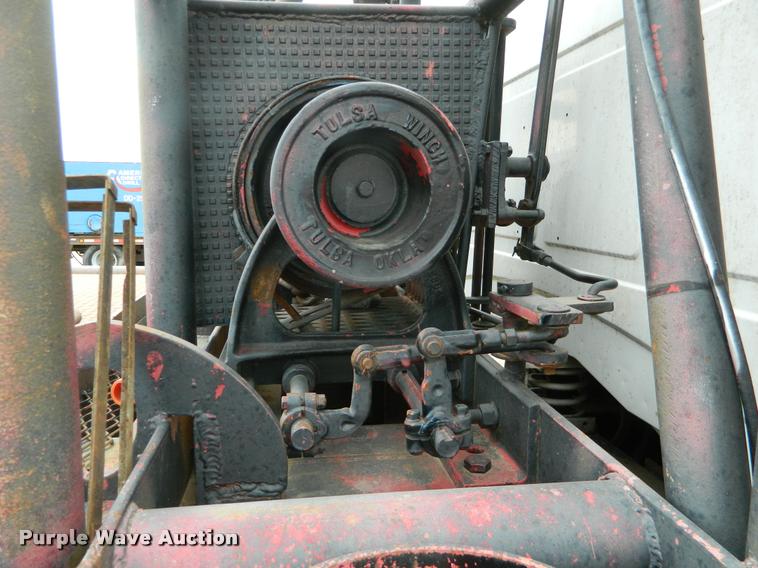 image for item BK9267 1975 International 2050A flatbed truck