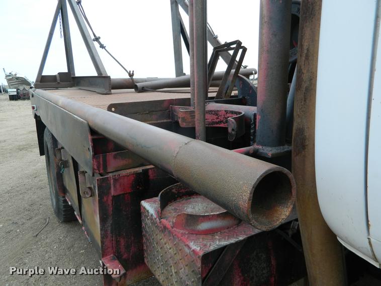 image for item BK9267 1975 International 2050A flatbed truck