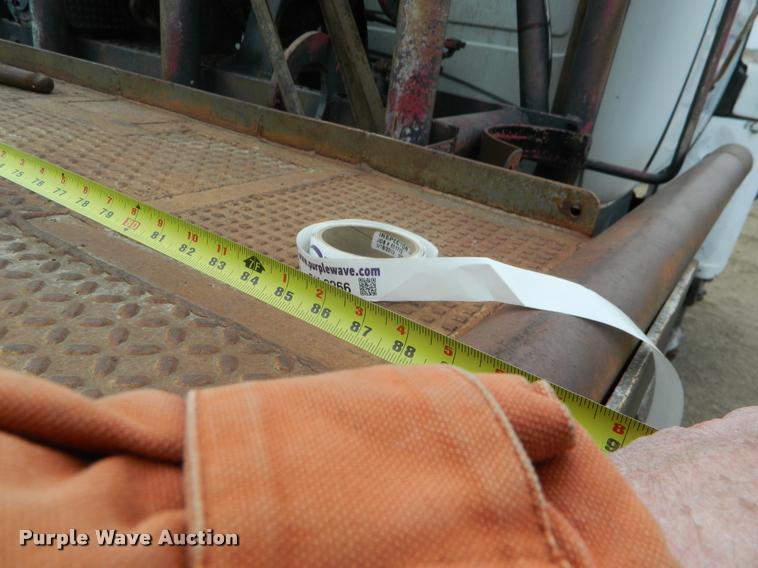 image for item BK9267 1975 International 2050A flatbed truck