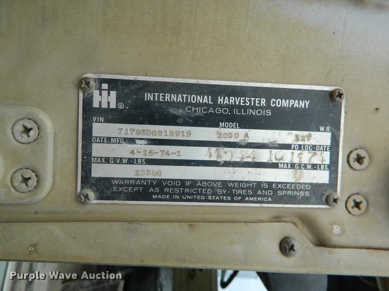 image for item BK9267 1975 International 2050A flatbed truck