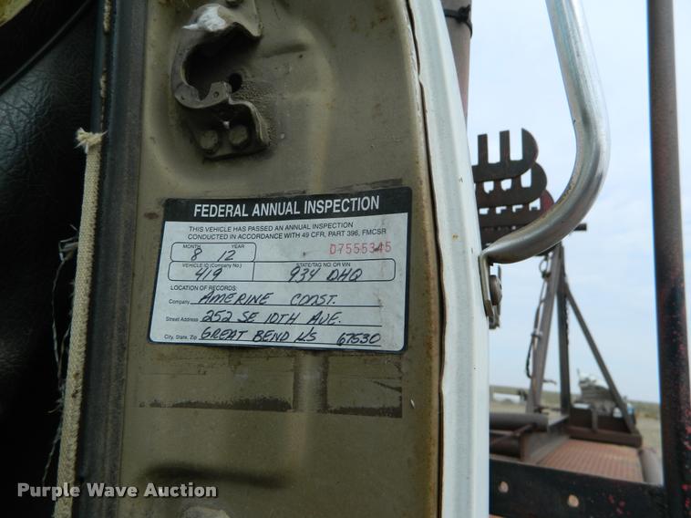 image for item BK9267 1975 International 2050A flatbed truck