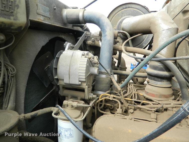 image for item BK9267 1975 International 2050A flatbed truck