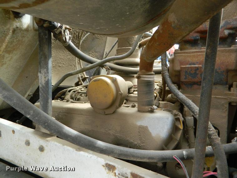 image for item BK9267 1975 International 2050A flatbed truck