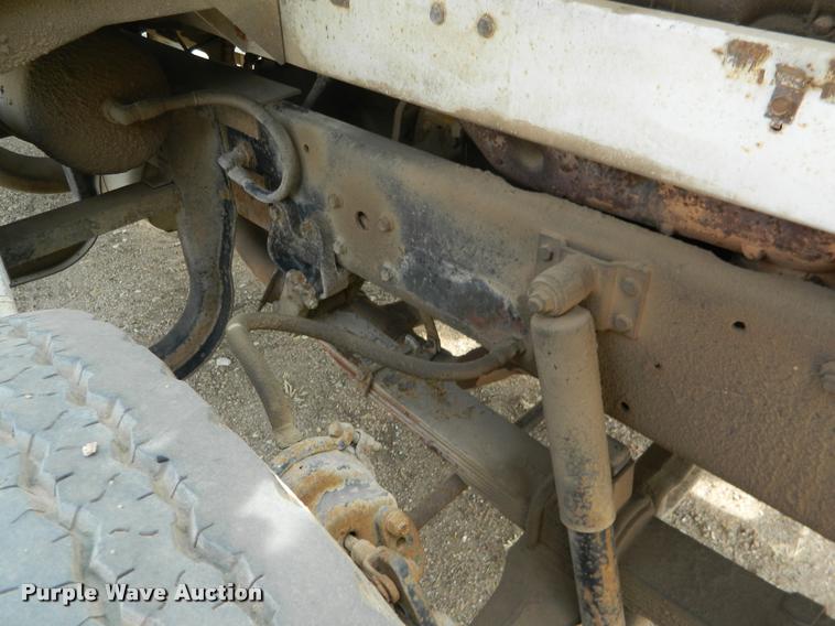 image for item BK9267 1975 International 2050A flatbed truck