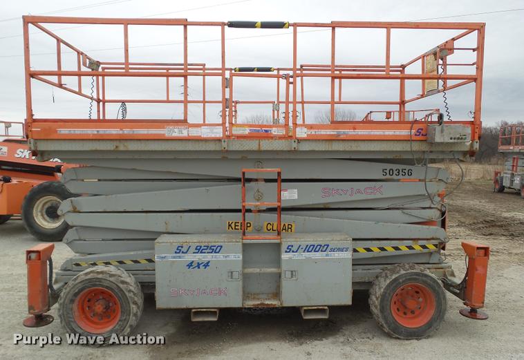 image for item CB9888 1999 Sky Jack 9250 scissor lift