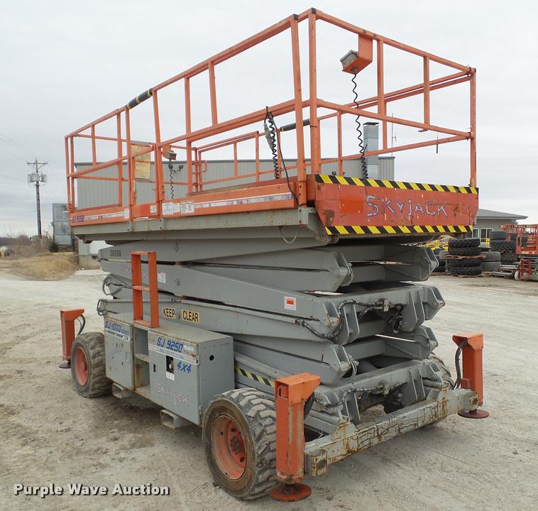 image for item CB9888 1999 Sky Jack 9250 scissor lift