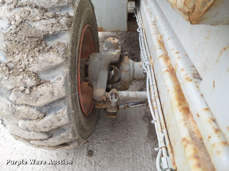 image for item CB9888 1999 Sky Jack 9250 scissor lift