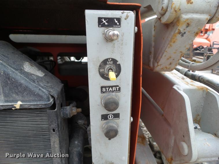 image for item CB9888 1999 Sky Jack 9250 scissor lift