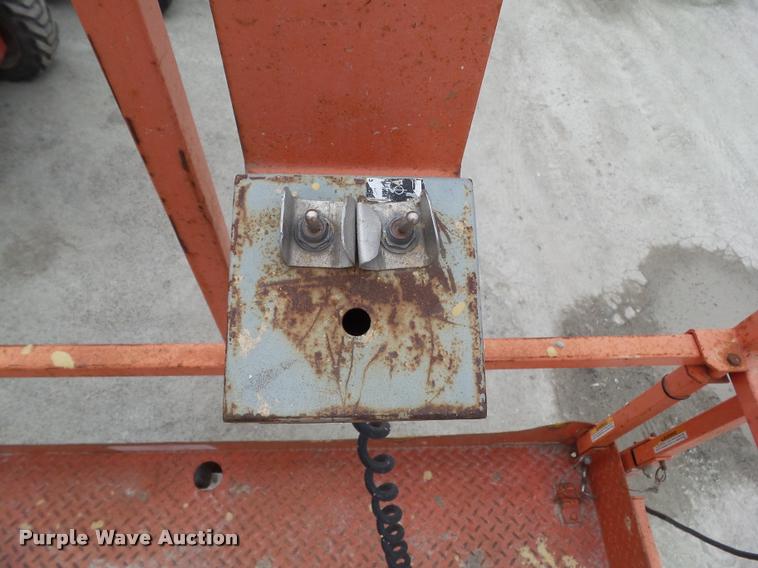 image for item CB9888 1999 Sky Jack 9250 scissor lift