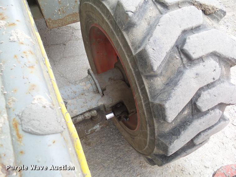 image for item CB9889 2000 Sky Jack 9250 scissor lift