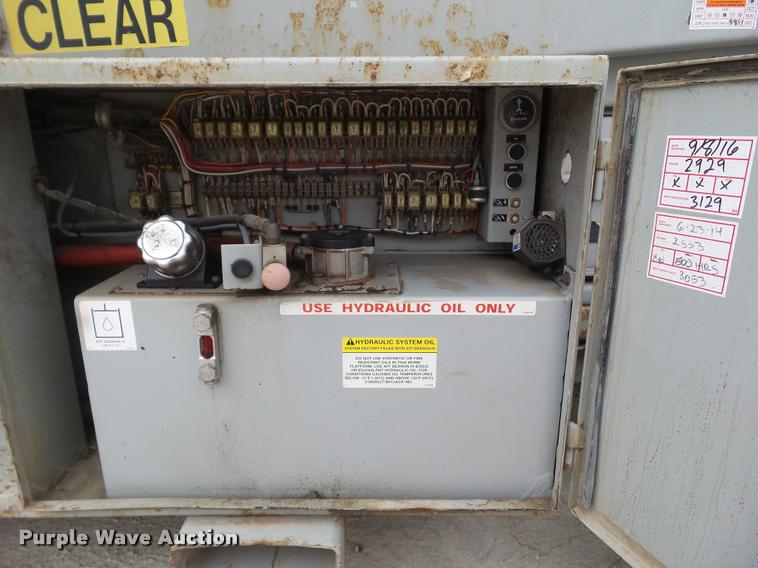 image for item CB9889 2000 Sky Jack 9250 scissor lift