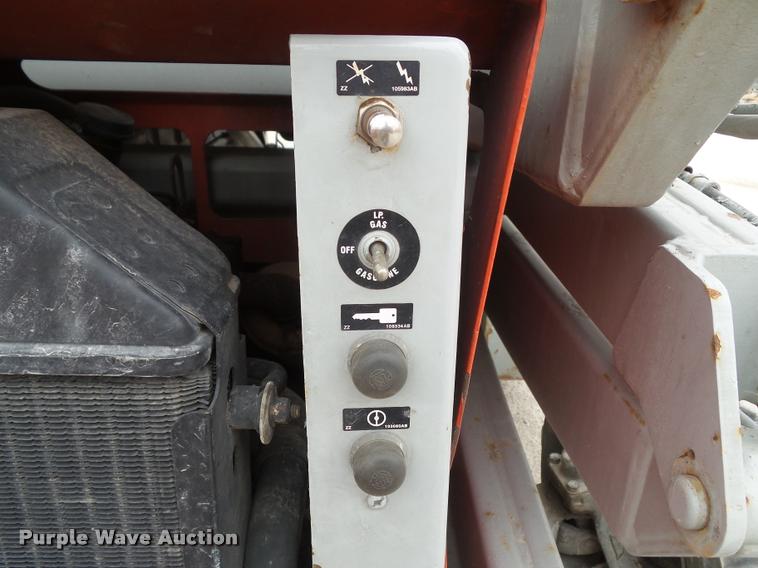 image for item CB9889 2000 Sky Jack 9250 scissor lift