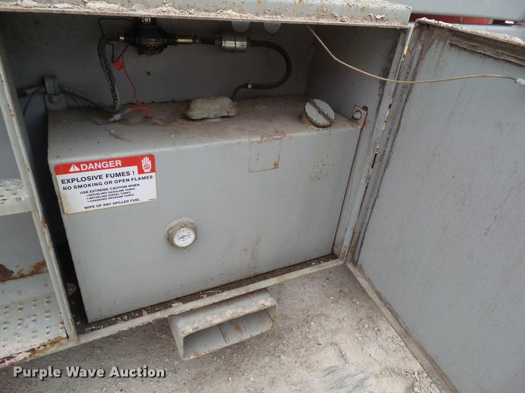 image for item CB9889 2000 Sky Jack 9250 scissor lift