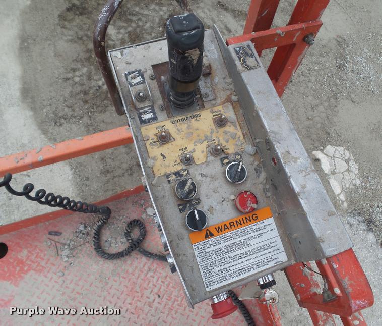 image for item CB9889 2000 Sky Jack 9250 scissor lift