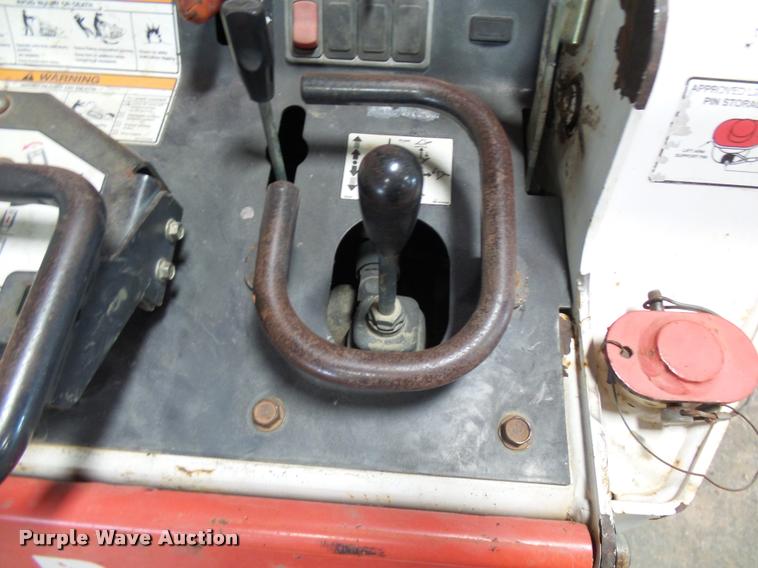 image for item CC9138 2006 Bobcat MT52 compact utility loader