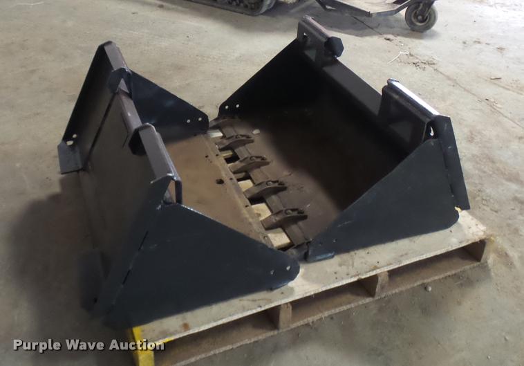 image for item CC9138 2006 Bobcat MT52 compact utility loader