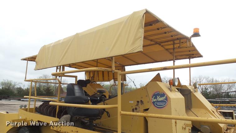 image for item DA0458 Etnyre Quad chip spreader