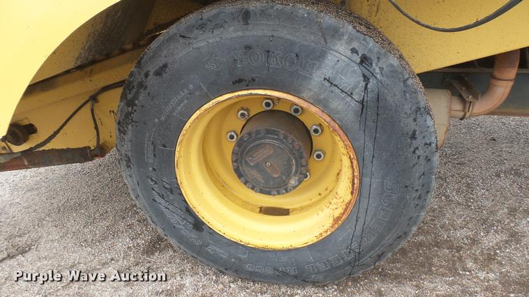 image for item DA0458 Etnyre Quad chip spreader