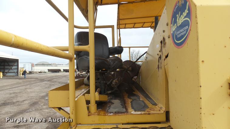 image for item DA0458 Etnyre Quad chip spreader