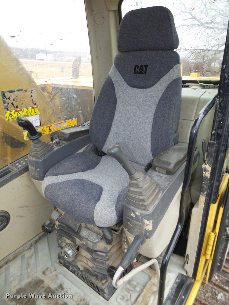 image for item DA0550 2006 Caterpillar 320C LU excavator