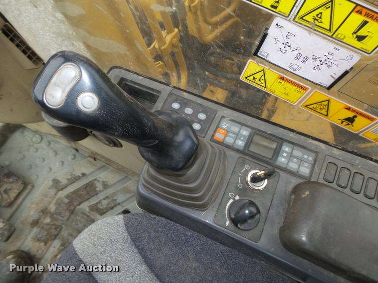 image for item DA0550 2006 Caterpillar 320C LU excavator