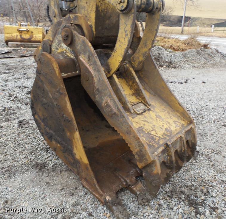 image for item DA0550 2006 Caterpillar 320C LU excavator