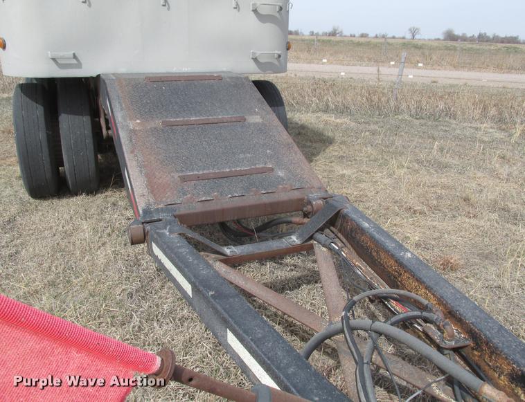 image for item DA0597 1994 Cornhusker 800R end dump trailer