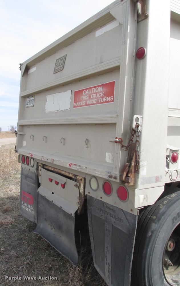 image for item DA0597 1994 Cornhusker 800R end dump trailer