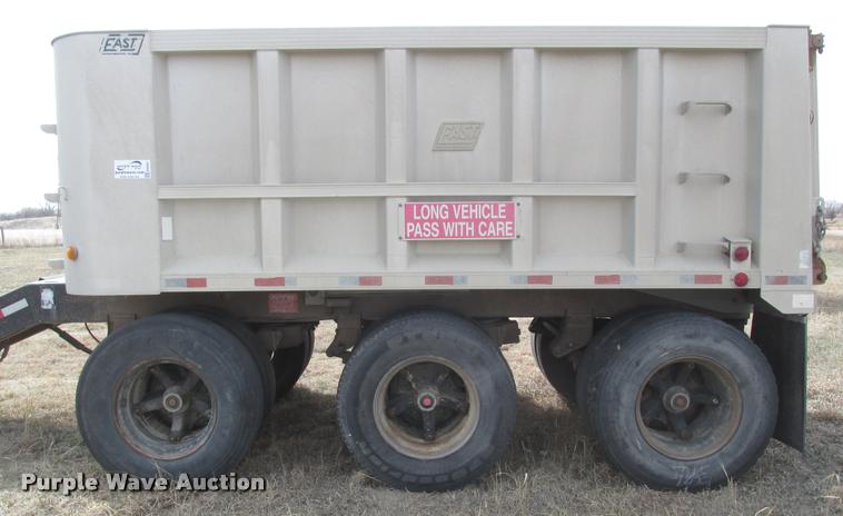 image for item DA0597 1994 Cornhusker 800R end dump trailer