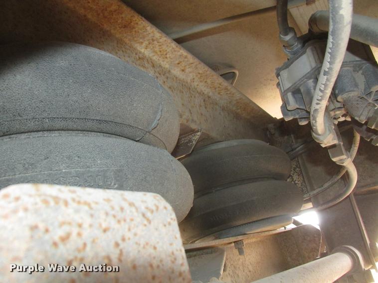 image for item DA0597 1994 Cornhusker 800R end dump trailer