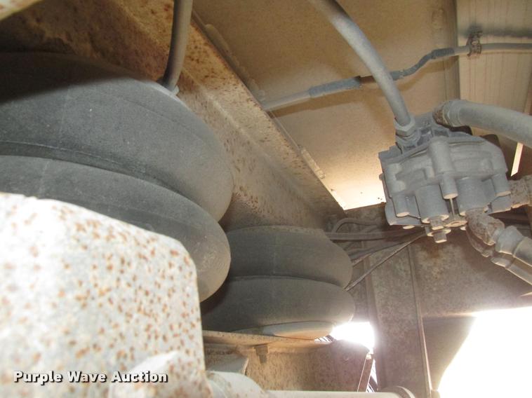 image for item DA0597 1994 Cornhusker 800R end dump trailer