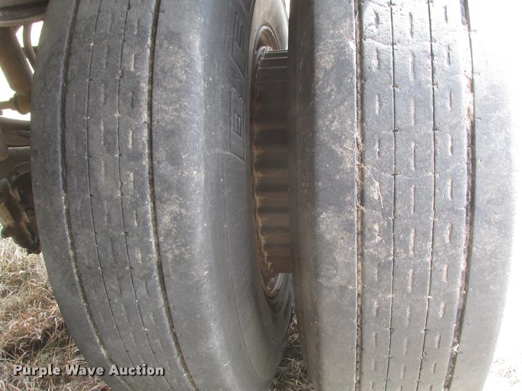 image for item DA0597 1994 Cornhusker 800R end dump trailer